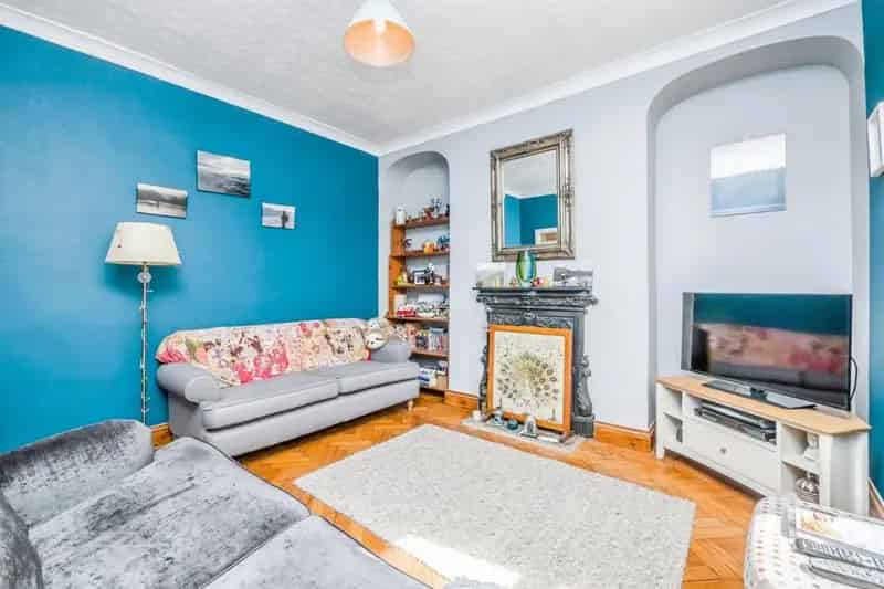 Four Bedroom Semi Detached House In Roath Conservation Area