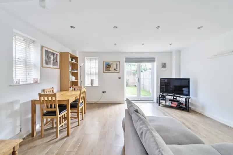 4 Bedroom House for Sale in Chilworth, Surrey