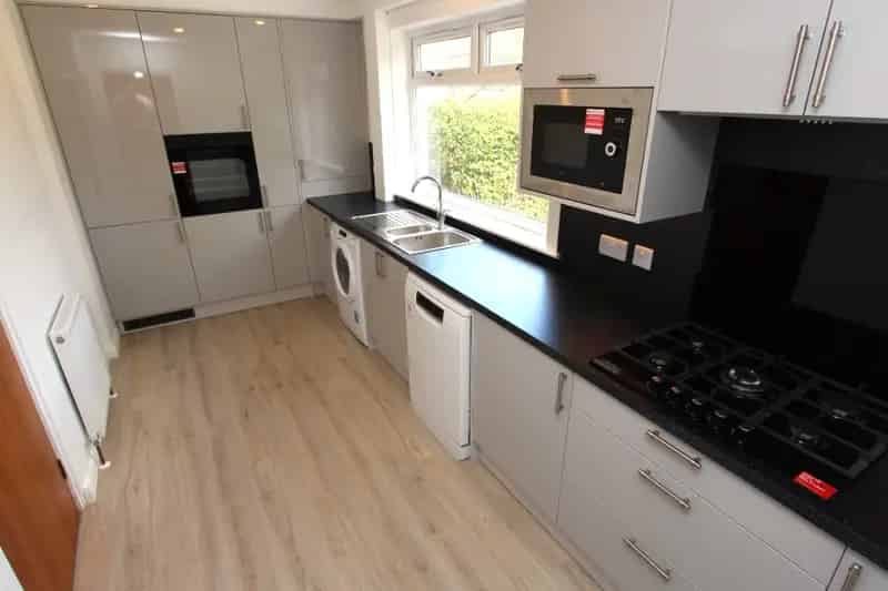 2 Bedroom Semi-Detached House to Rent in Edinburgh