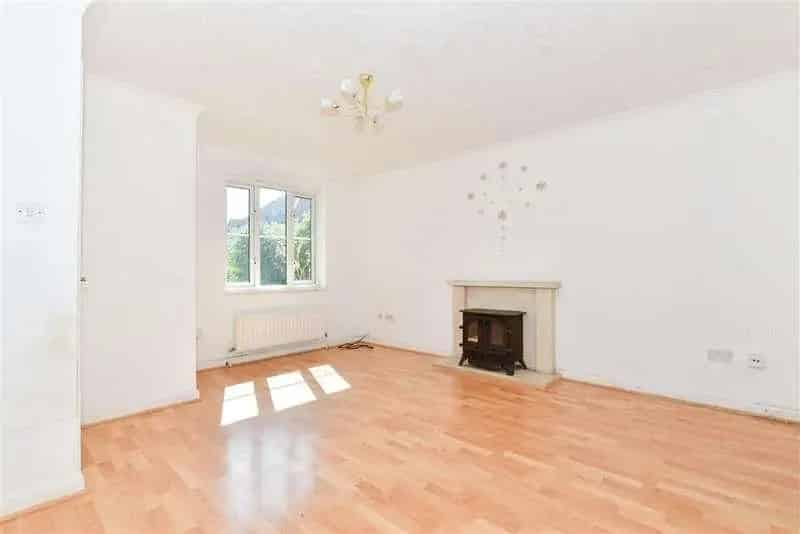 3 Bed House for Sale Halling Modern Auction