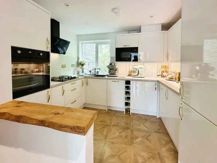 2 Bedroom Flat for Sale Rye East Sussex TN31 Chain Free Refurbished