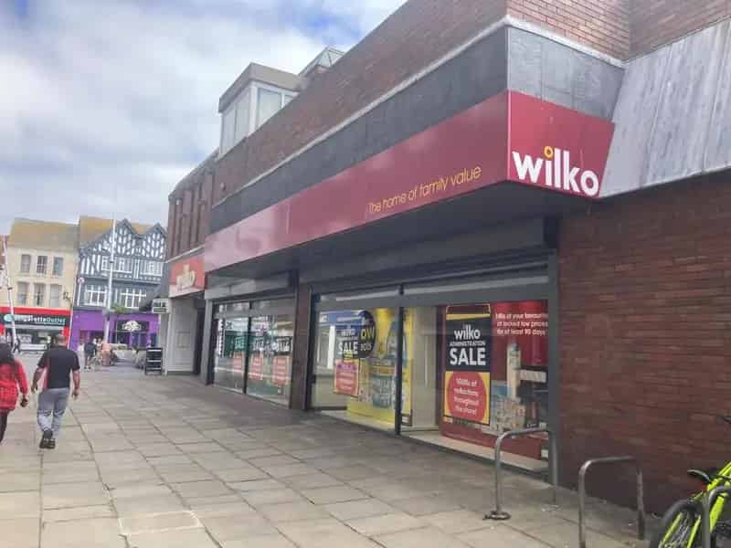 Large Retail Store To Let Town Centre