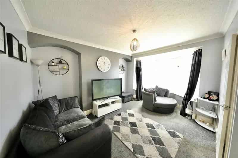3 Bedroom Terraced House For Sale Near Amenities And Schools