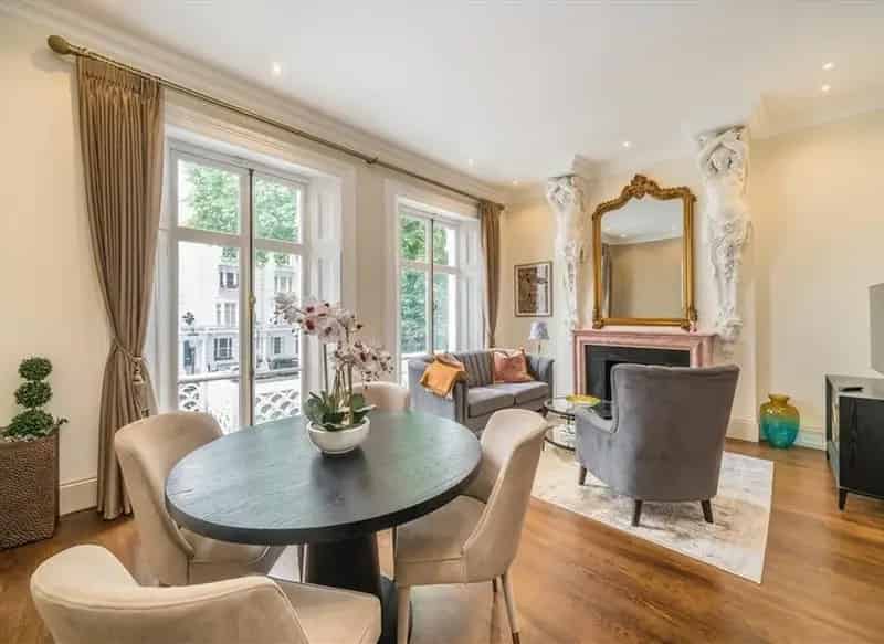 Knightsbridge Period Charm Raised Ground Floor Apartment