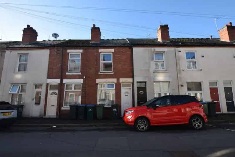 2 bedroom House
 To Rent