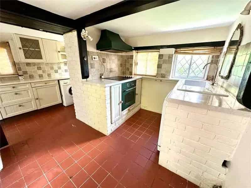 2 Bed House For Sale Near Shops And Amenities