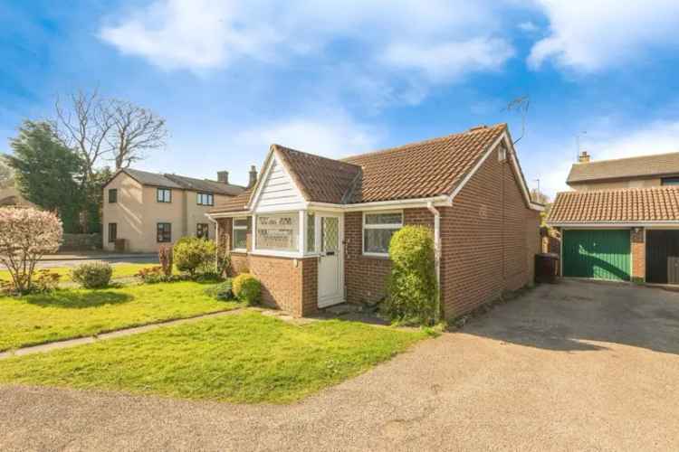 2-Bedroom Detached Bungalow in Eaton Hill Cookridge