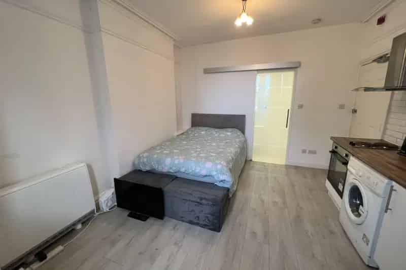Ground Floor Weymouth Studio Apartment - Seafront Location