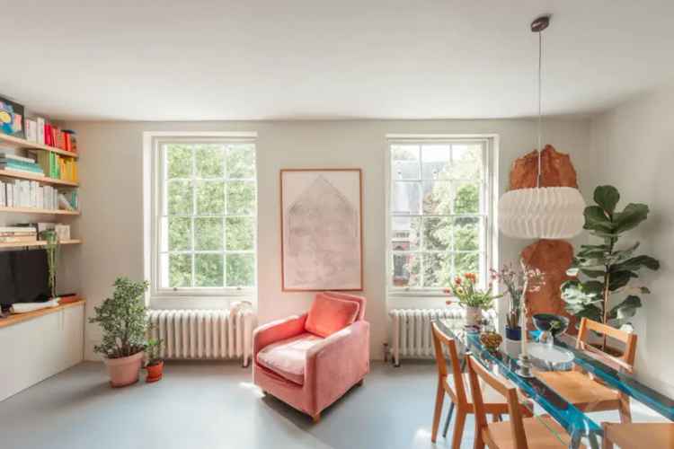 Apartment For Sale in London, England