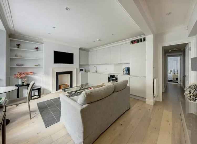 Flat For Sale in London, England