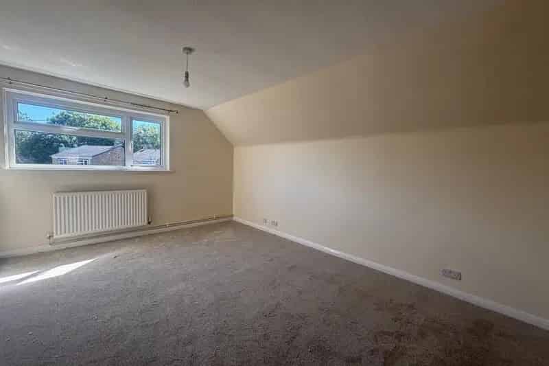 Renovated 2 3 Bedroom Chalet Bungalow Devizes