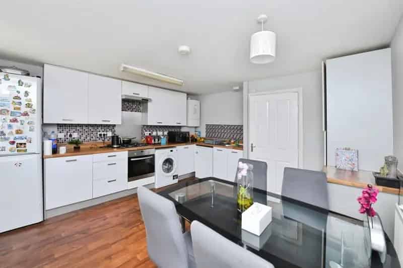 4 Bed House 70 Shared Ownership Landscaped Garden 2 Parking Spaces