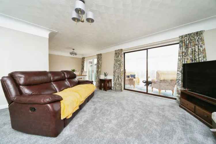 Spacious Bungalow Peaceful Retreat 3 Bedrooms Ensuite Garage