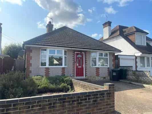 Three Bedroom Detached Bungalow Croxley Green