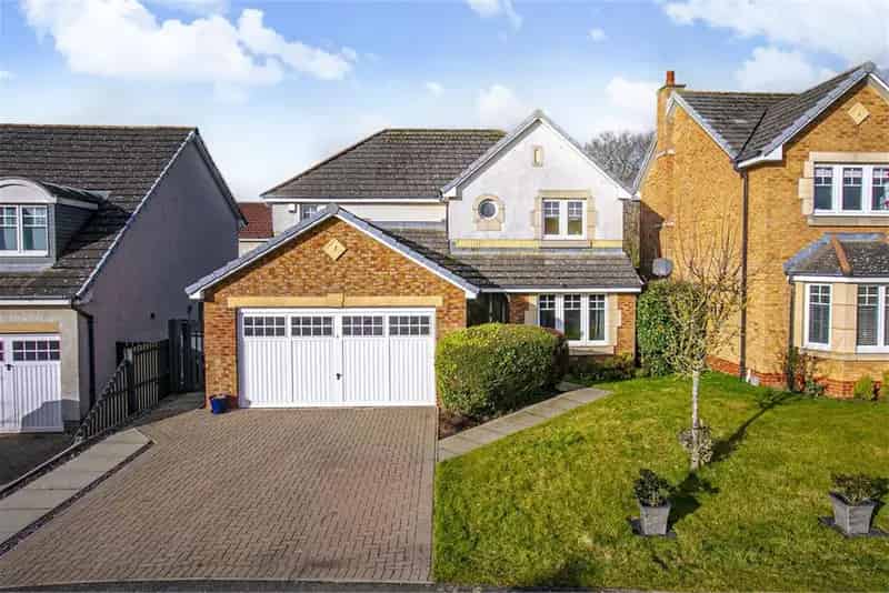 5 Bed Detached House with 2 Reception Rooms and Double Garage