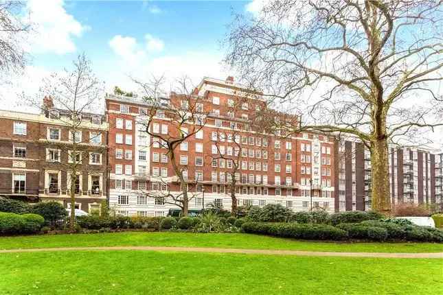 3 Bedroom Apartment Near Hyde Park - Modernisation Opportunity