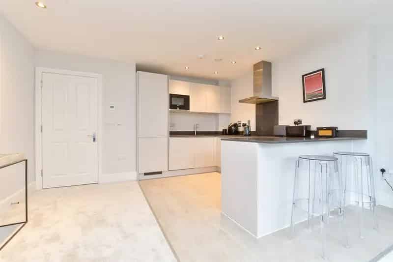 2 Bedroom Apartment for Sale Sutton High Spec Open Plan