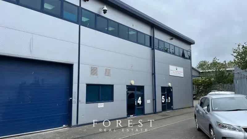 Industrial property For Rent , Watford, England