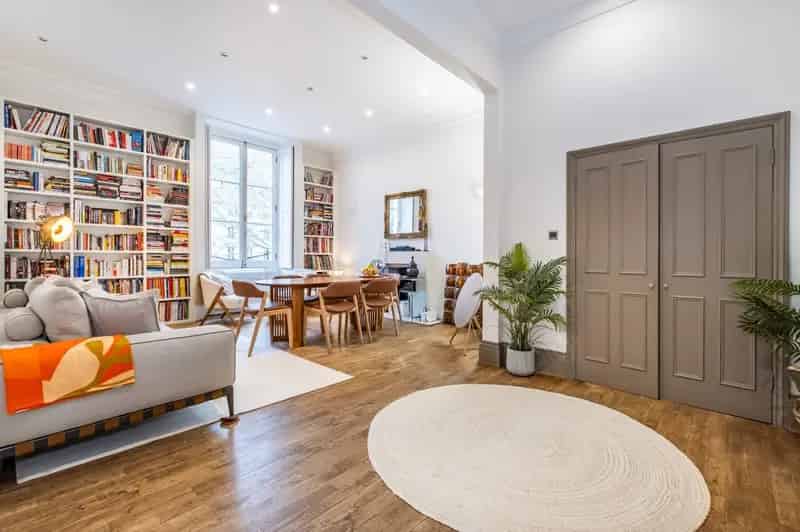2 Bedroom Flat for Sale in Period Building