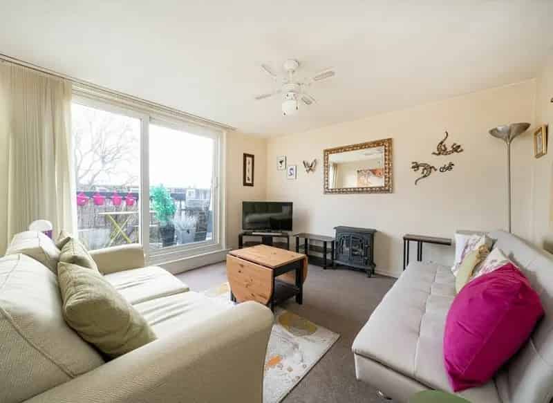 Flat For Sale , Station Road, London, England