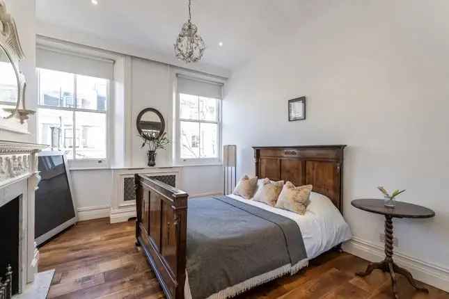 Flat to rent in Linden Gardens, London W2