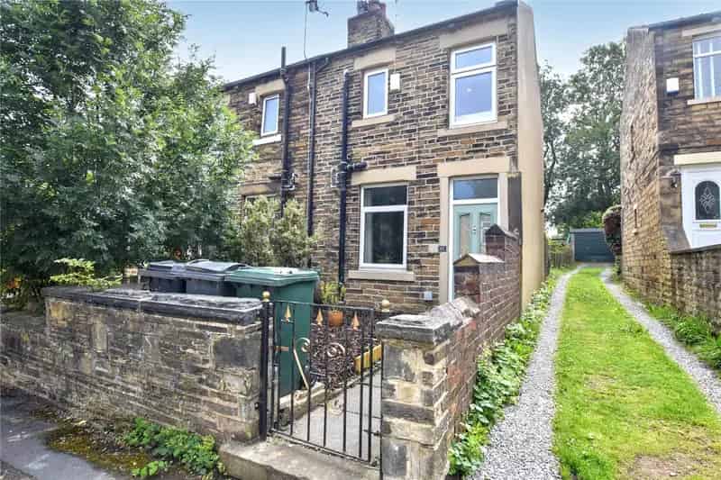 2 Bed End Terrace House Greengates Near Amenities