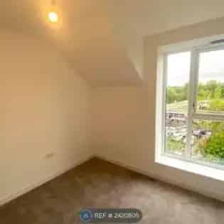 4 Bedroom 3 Bathroom Birmingham Flat 354m² Garage Garden