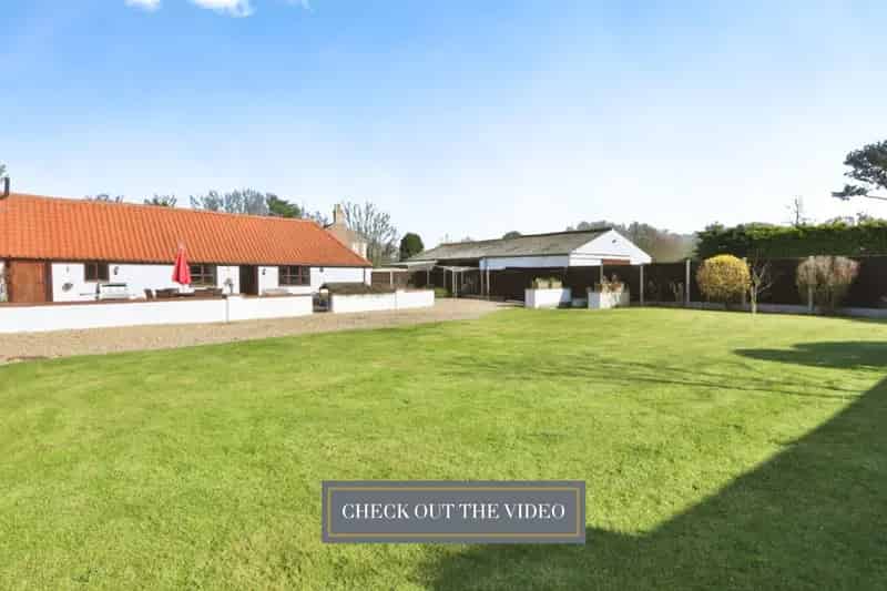 Elegant 4-Bedroom Barn Conversion with Paddock