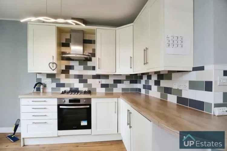 3 Bedroom Semi Detached House To Rent