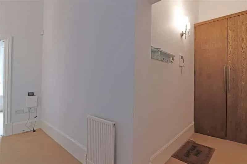 2 Bed Flat for Sale Royal Earlswood Park