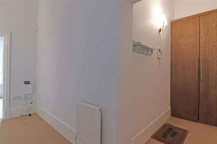 2 Bed Flat for Sale Royal Earlswood Park