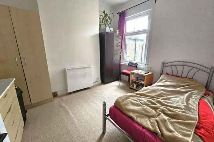 1 Bedroom Flat for Sale Near Manor Park Station