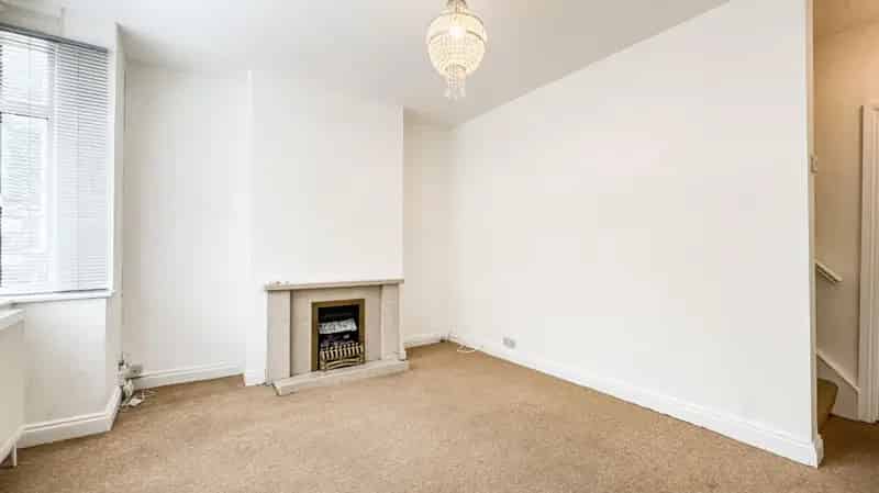 2 Bedroom Victorian House For Sale