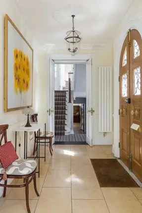 5 Bedroom Semi-Detached House for Sale in Knightsbridge