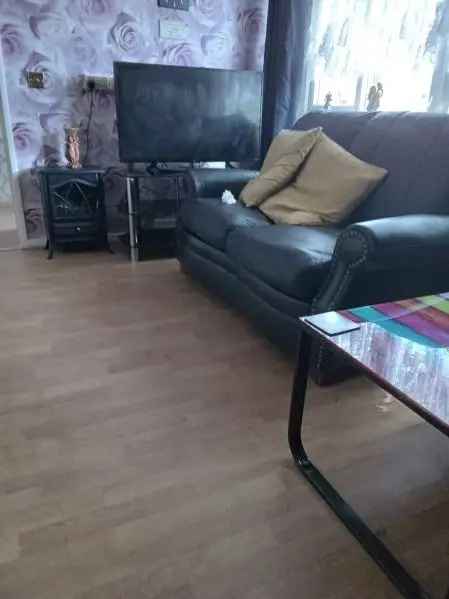 Bungalow For Rent in Sheffield, England