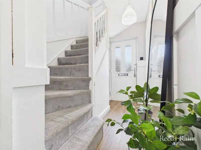 3 Bedroom Mid Terrace House for Sale Hull