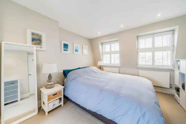 Two-Bedroom Victorian Apartment Northcote Road