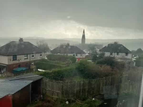 Spacious Semi Detached Home with Large Garden and Ample Storage