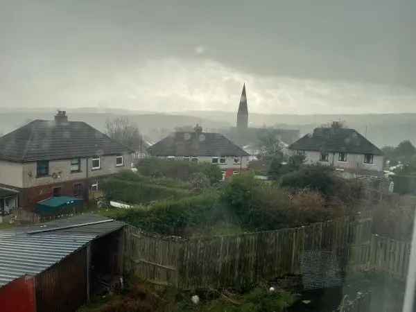 Spacious Semi Detached Home with Large Garden and Ample Storage