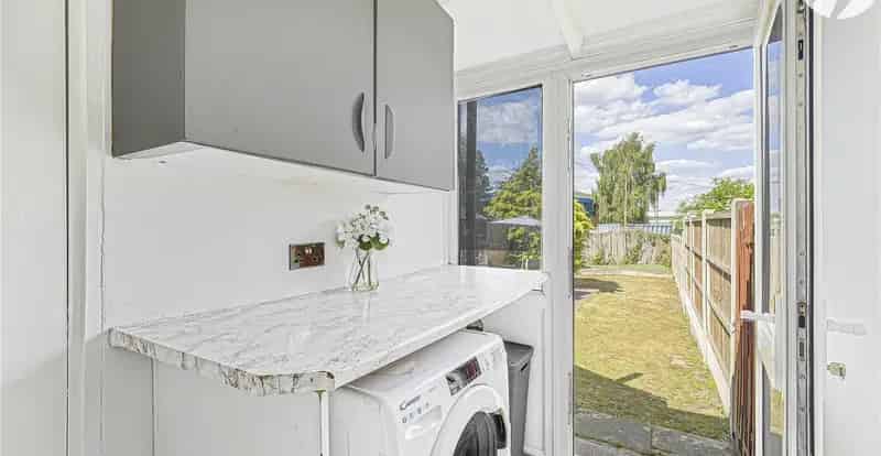 2 Bedroom Cottage For Sale Near Mainline Station