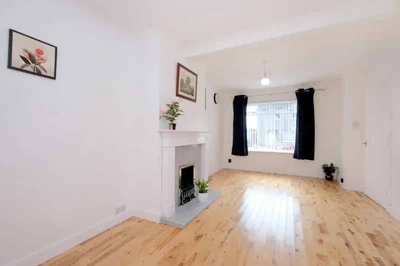 2 Bed Mid Terraced Villa Aberdeen Gas CH Double Glazing