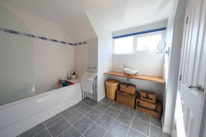 4 Bed Detached House for Sale Large Garden Ample Parking