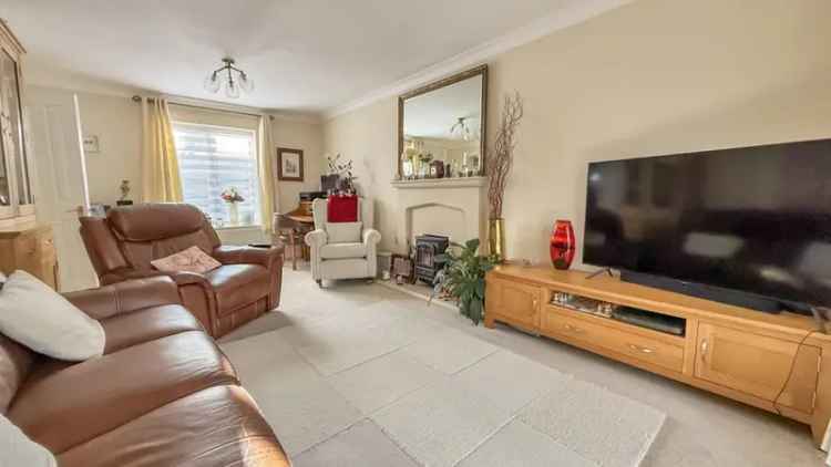 4 Bedroom Detached House For Sale in Leigh Park