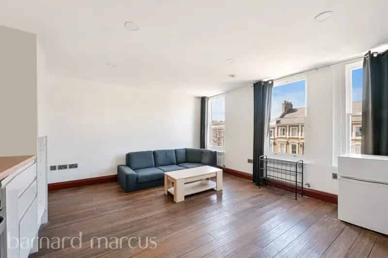 8 Newly Renovated Flats 2 Freehold Buildings Trafalgar Avenue
