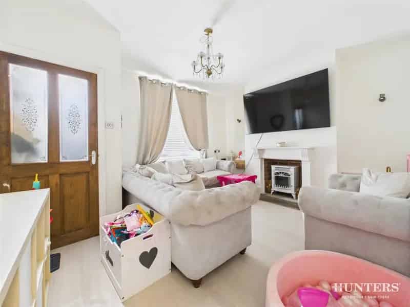 2 Bedroom House For Sale 840 SQ FT
