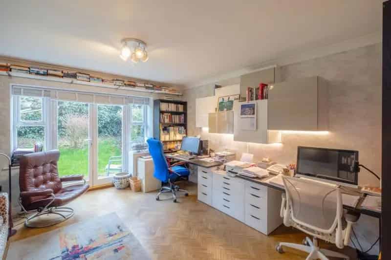 4 Bed Barn-Style House for Sale