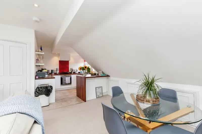 Two-Bedroom Flat with Breathtaking Views Near RUH Hospital