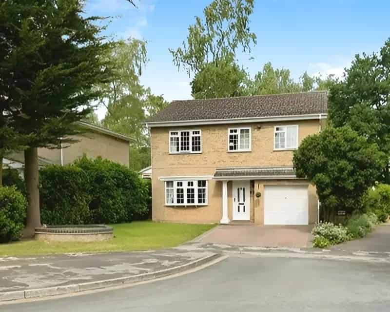 4 Bedroom Detached House to Rent
