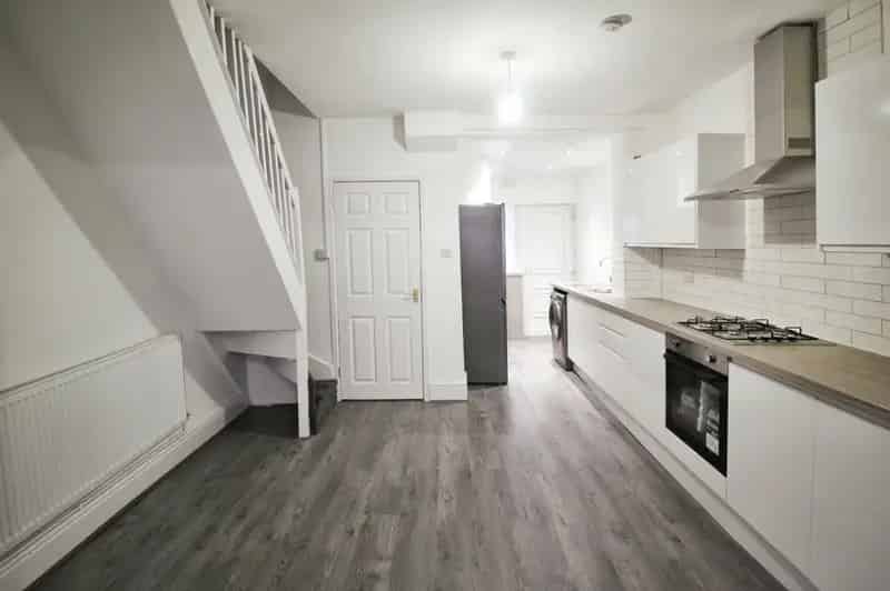 2 Bedroom Mid Terrace House to Rent Fairfield Merseyside