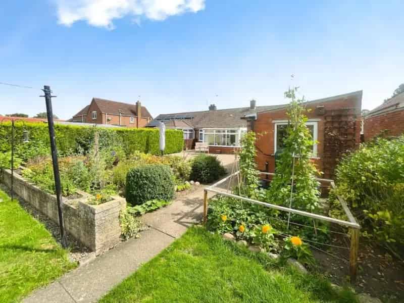 2 Bed Bungalow for Sale - Large Gardens - No Onward Chain
